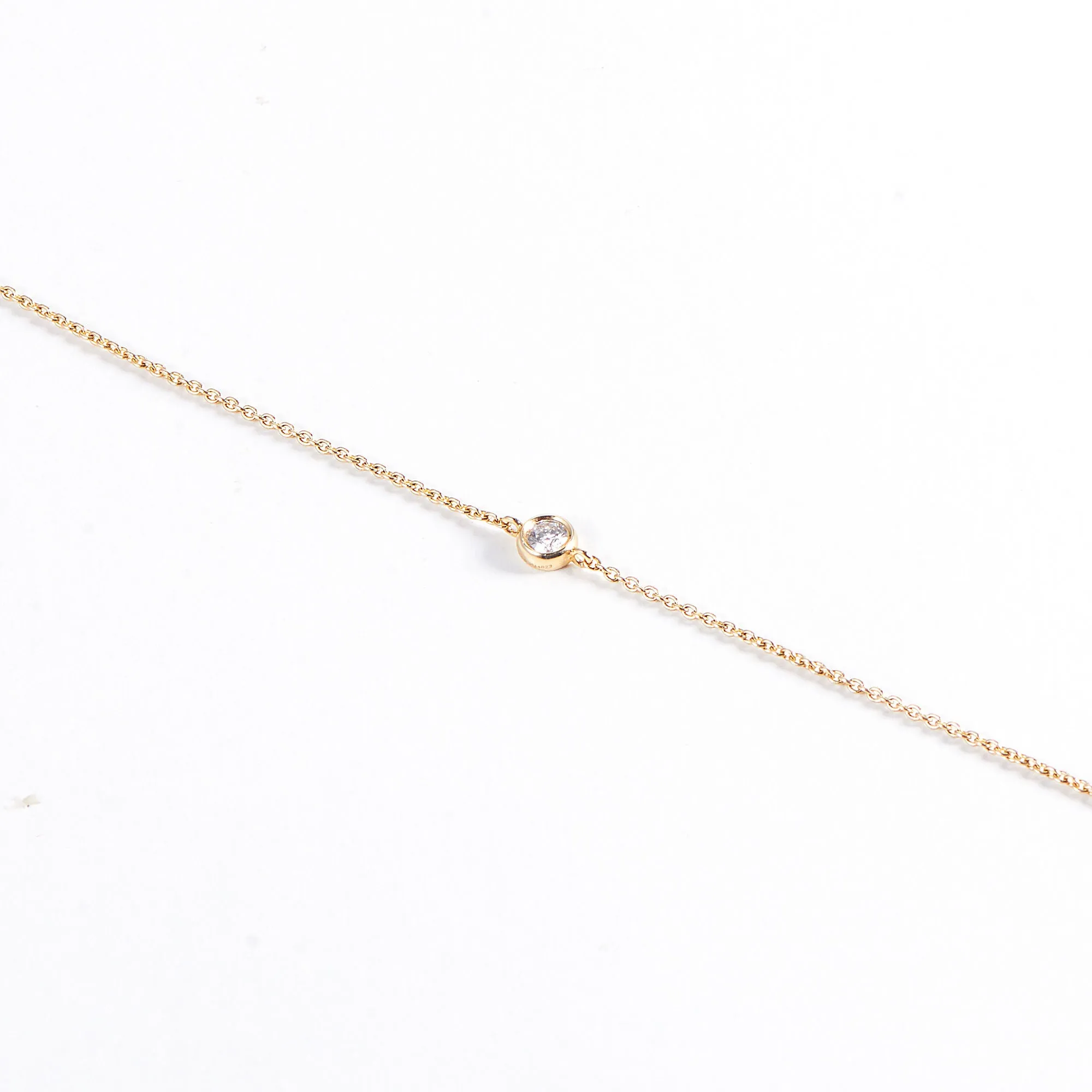0.10 crt 14K Gold Bracelet w. Diamond