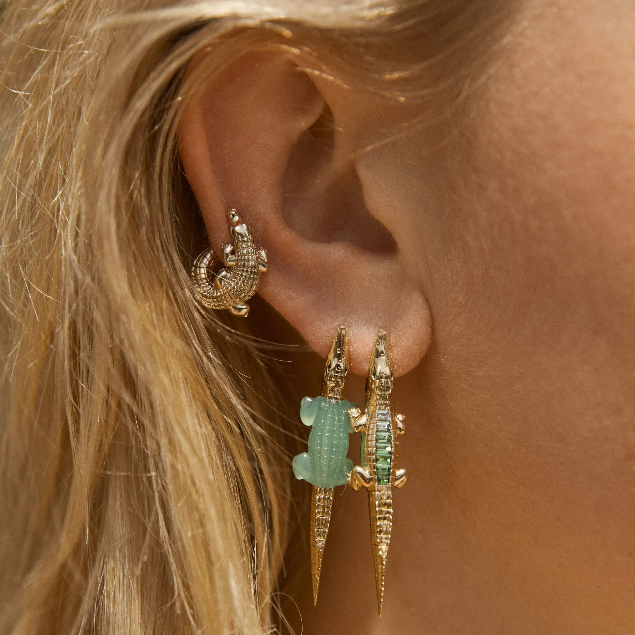 Alligator Bite 18K Gold Earring w. Tsavorite