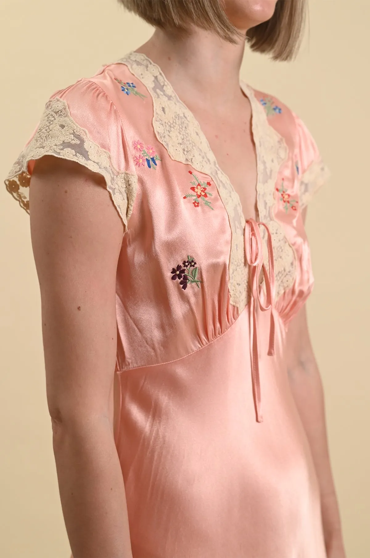 Amari Dress Peach