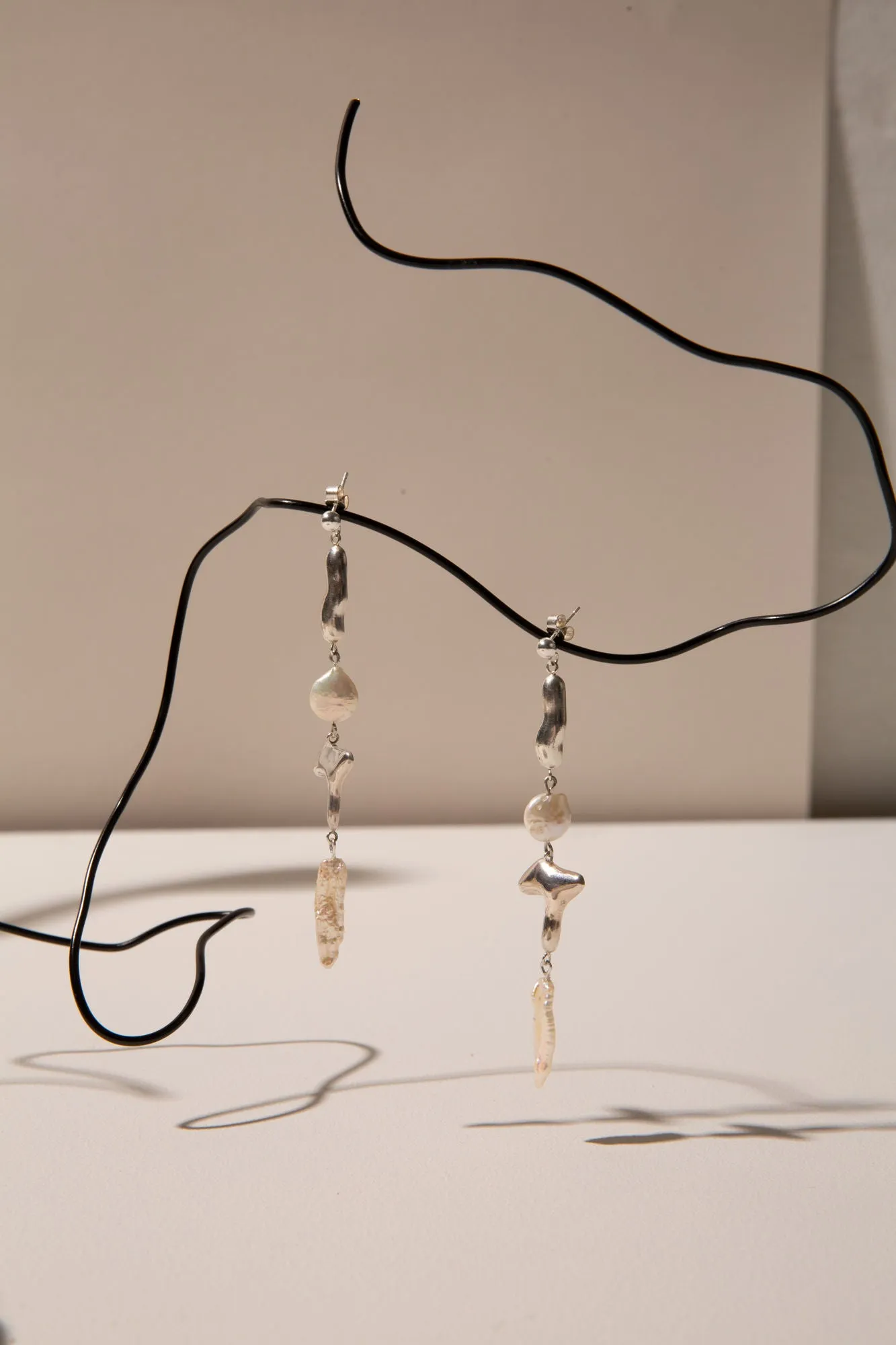 Amuleto Silver Earrings w. Biwa Pearls