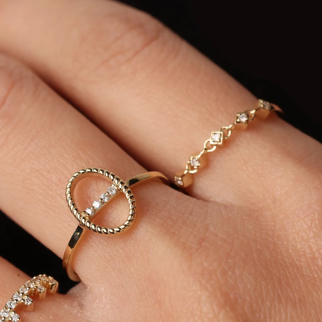 Athena 18K White Gold Ring w. Diamonds