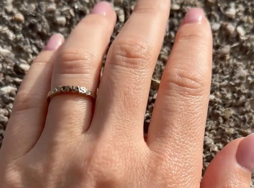 Bespoke 14K Gold, Whitegold or Rosegold Name Ring