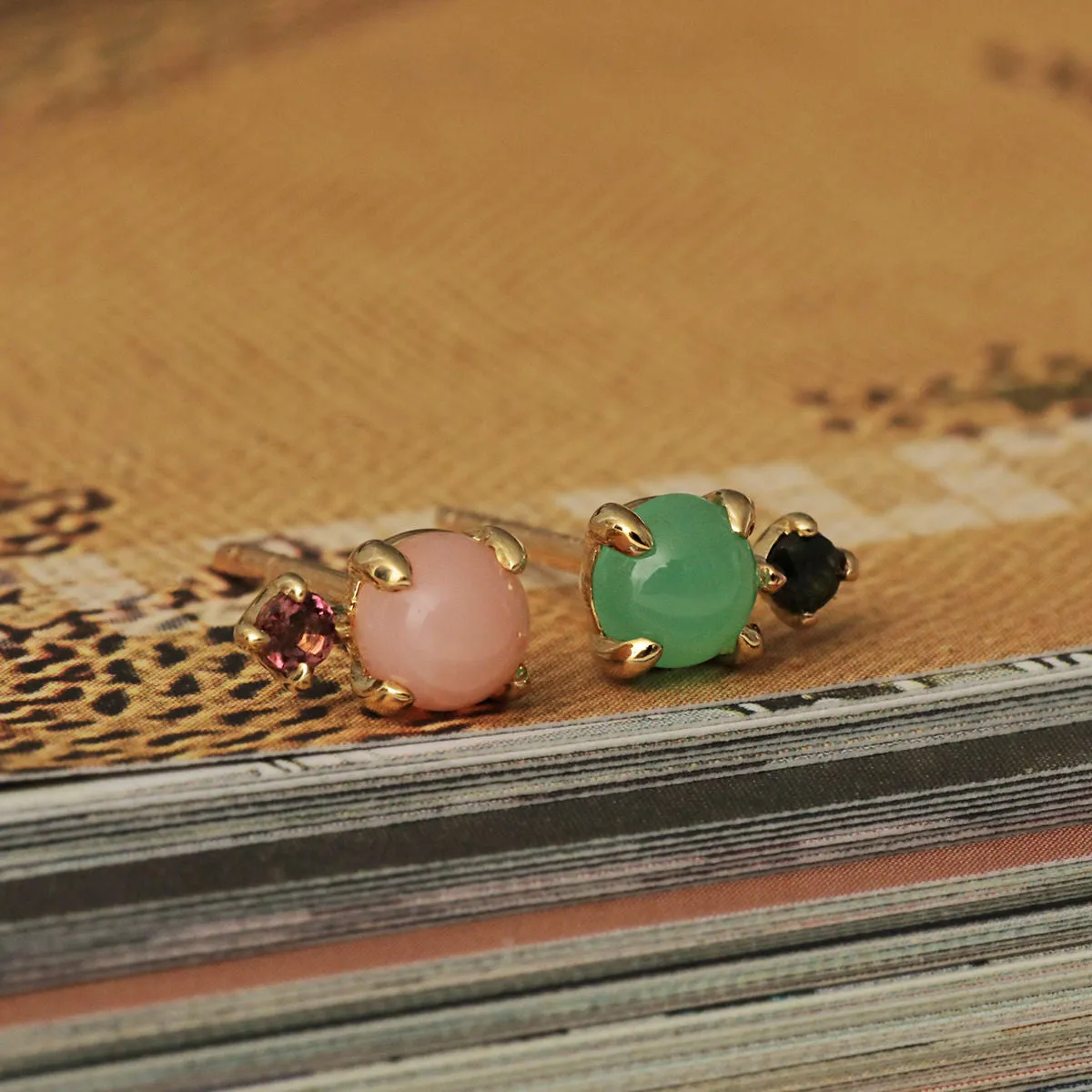 Bon Bon 10K Gold Stud w. Chrysoprase & Tourmaline
