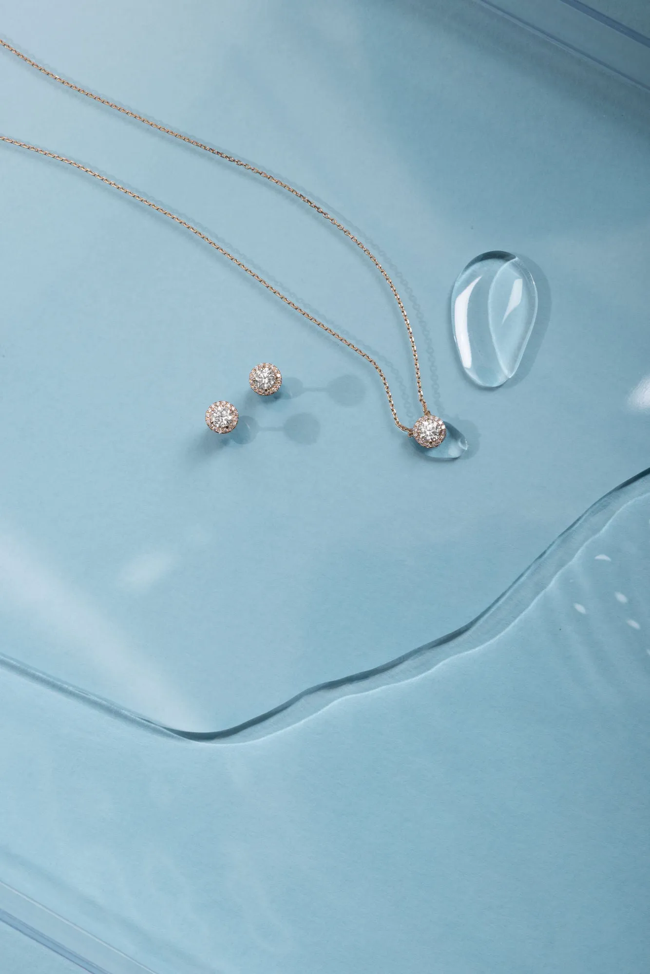 Brilliant Round Halo 14K Gold Studs w. Lab-Grown Diamonds