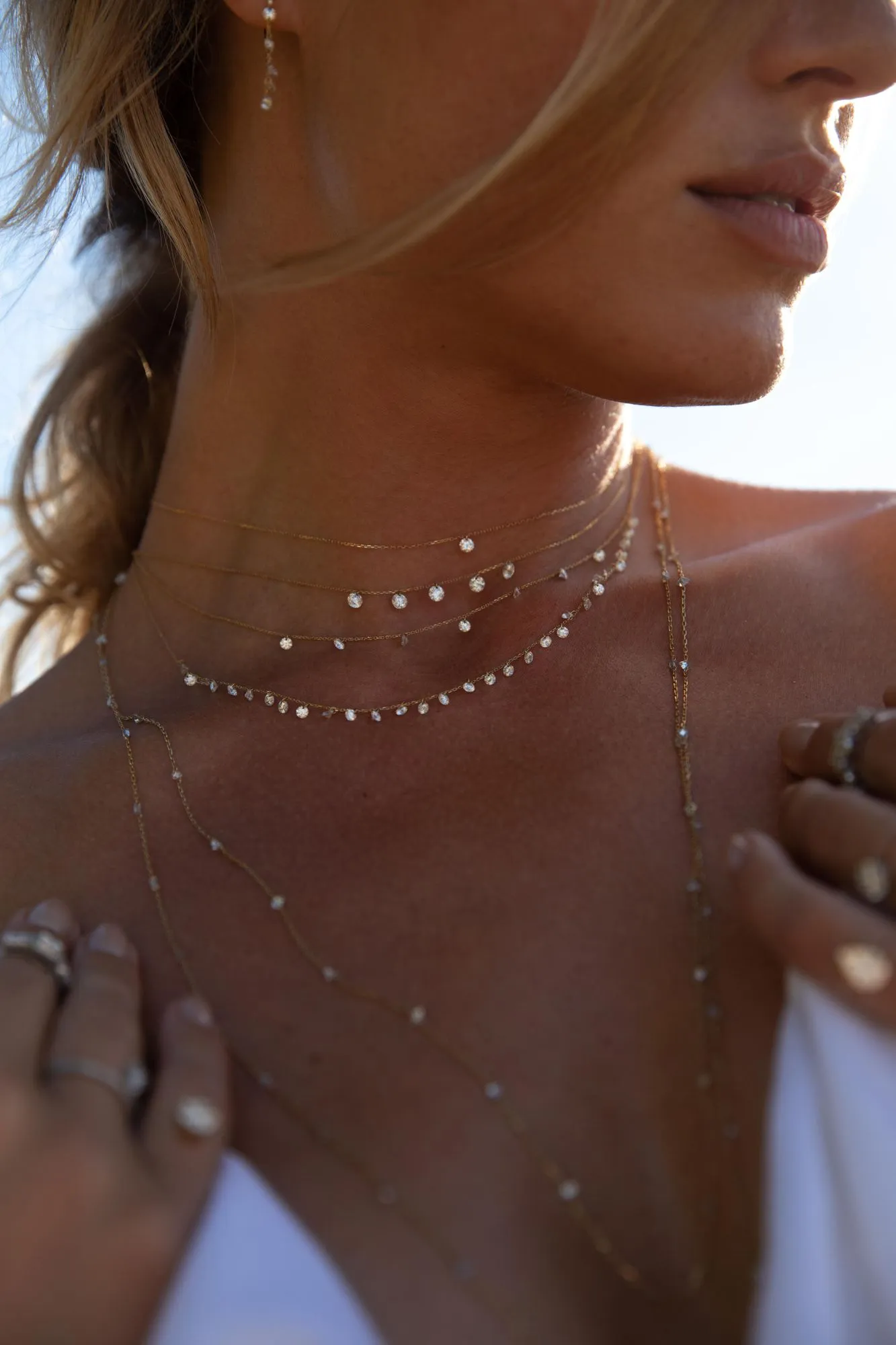 Danaé hanging 18K Gold, Whitegold or Rosegold Necklace w. 7 Diamonds