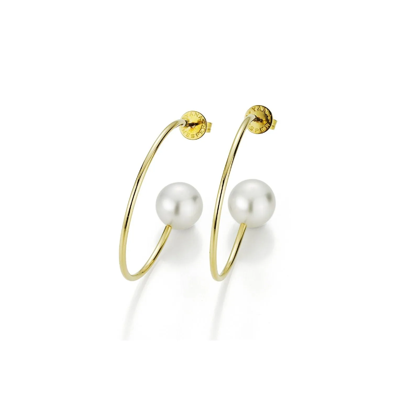 Delicate 18K Gold Hoops w. Freshwater Pearls