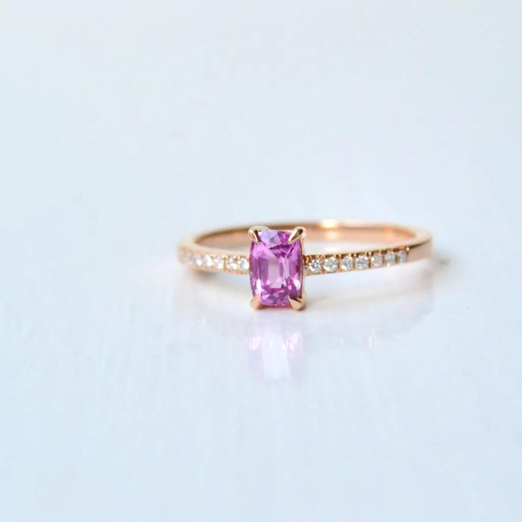 Digu Rosa 18K Rosegold Ring w. Diamonds & Sapphire