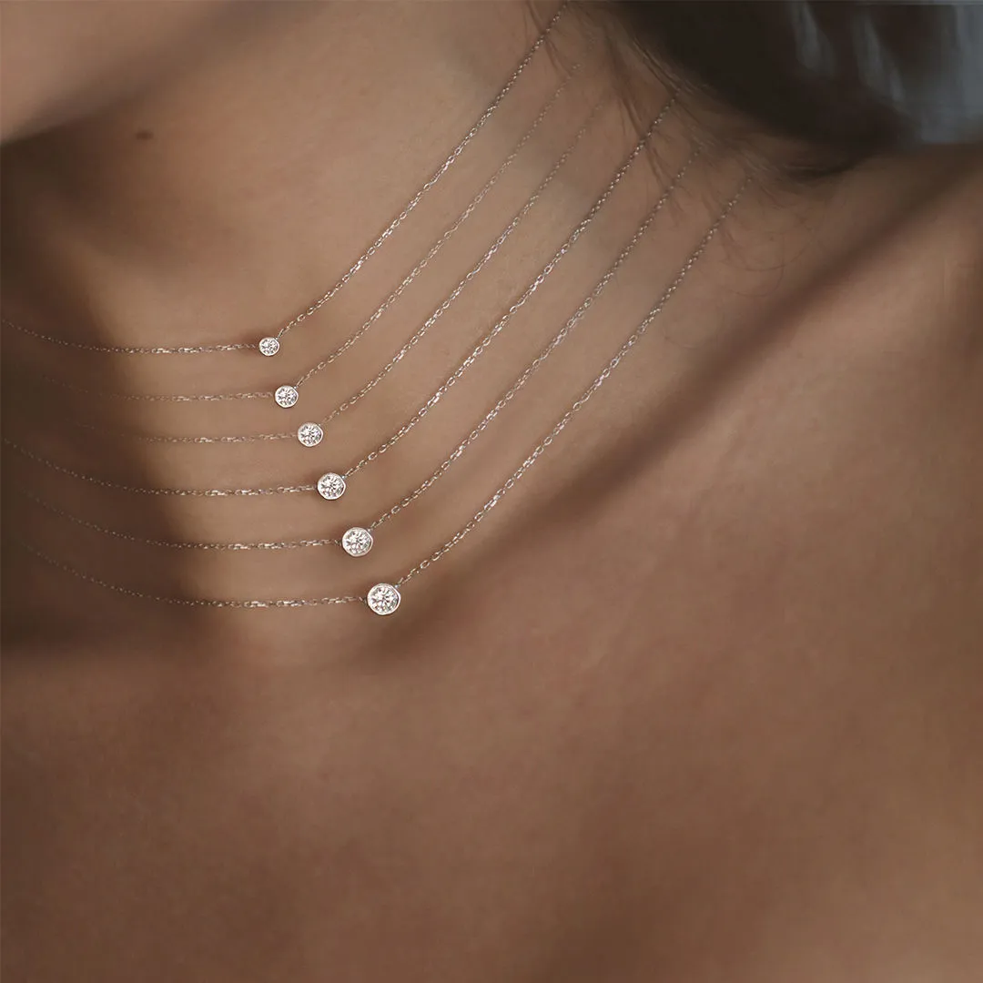Dot 18K Gold Necklace w. Diamond