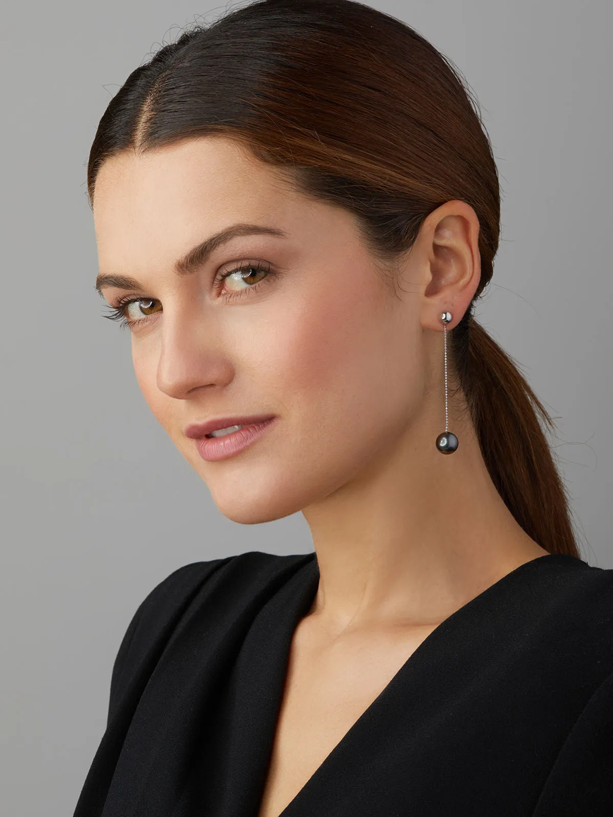Elegant 18K Whitegold Earrings w. Pearls