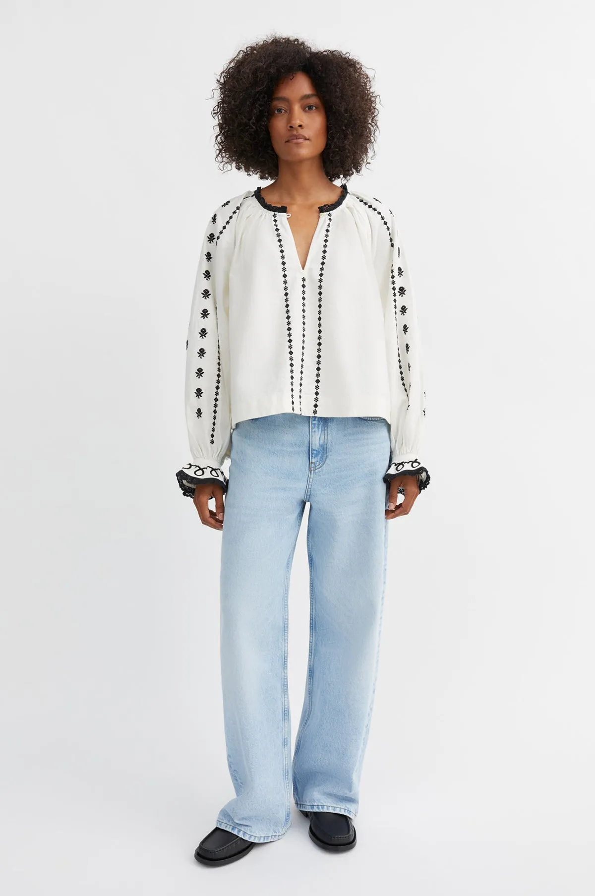 Ella Blouse Silenced White/Black
