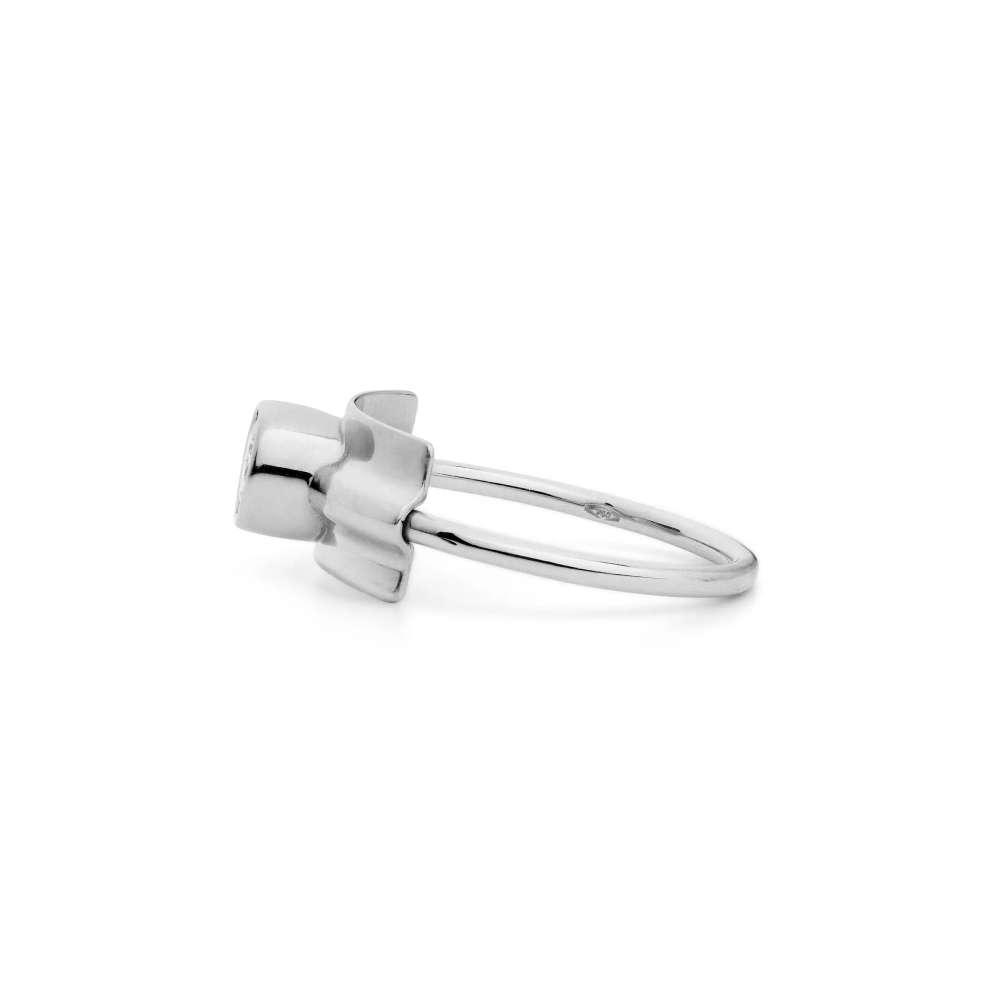 Folded 18K Whitegold Ring w. Diamonds