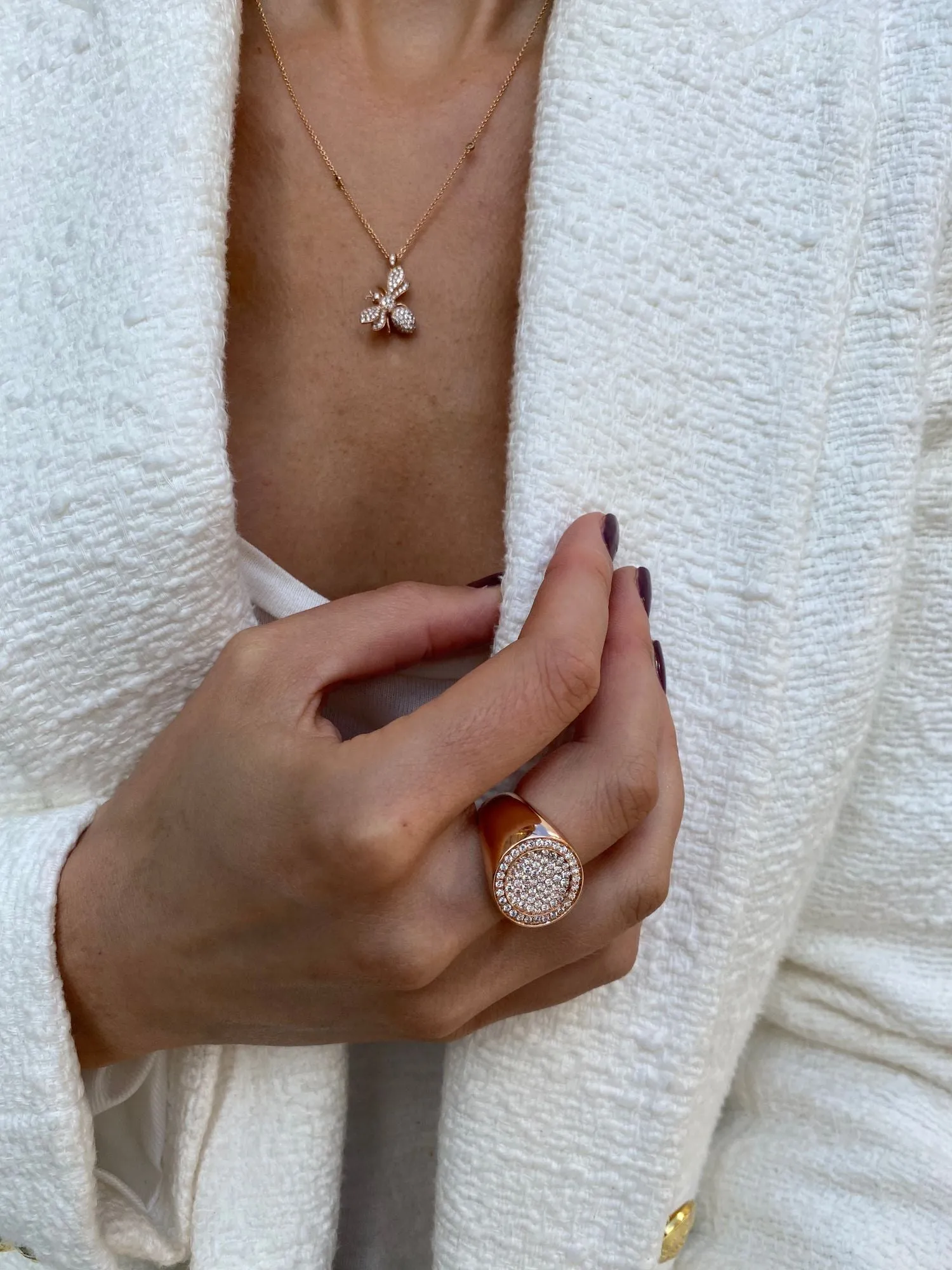 Globe 18K Gold Ring w. Diamonds
