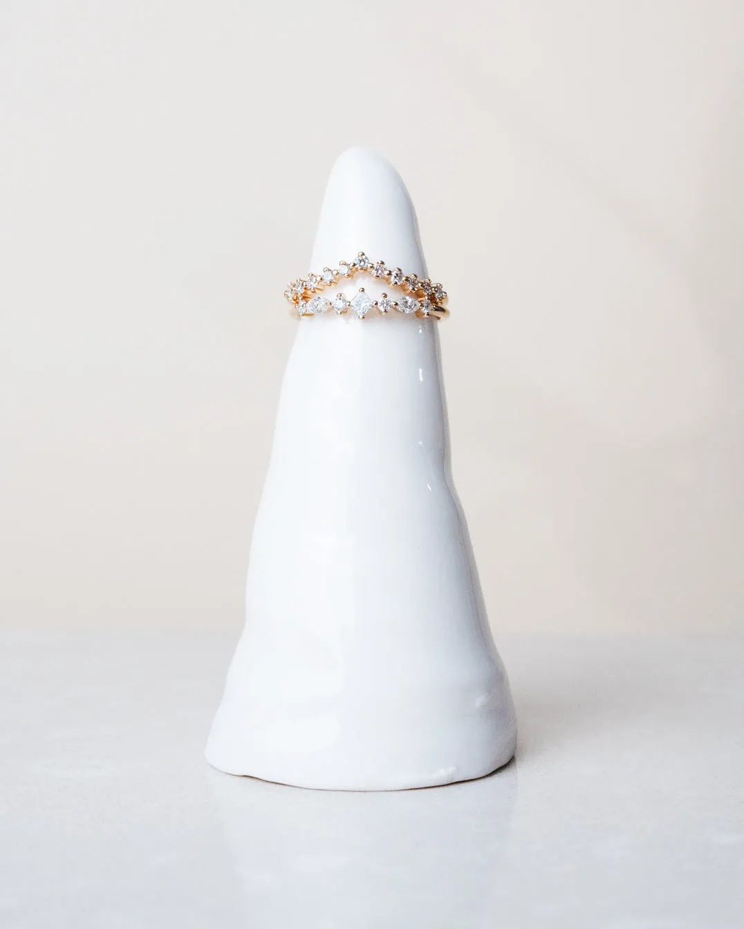 Hilda 18K Gold, Whitegold or Rosegold Ring w. Diamonds