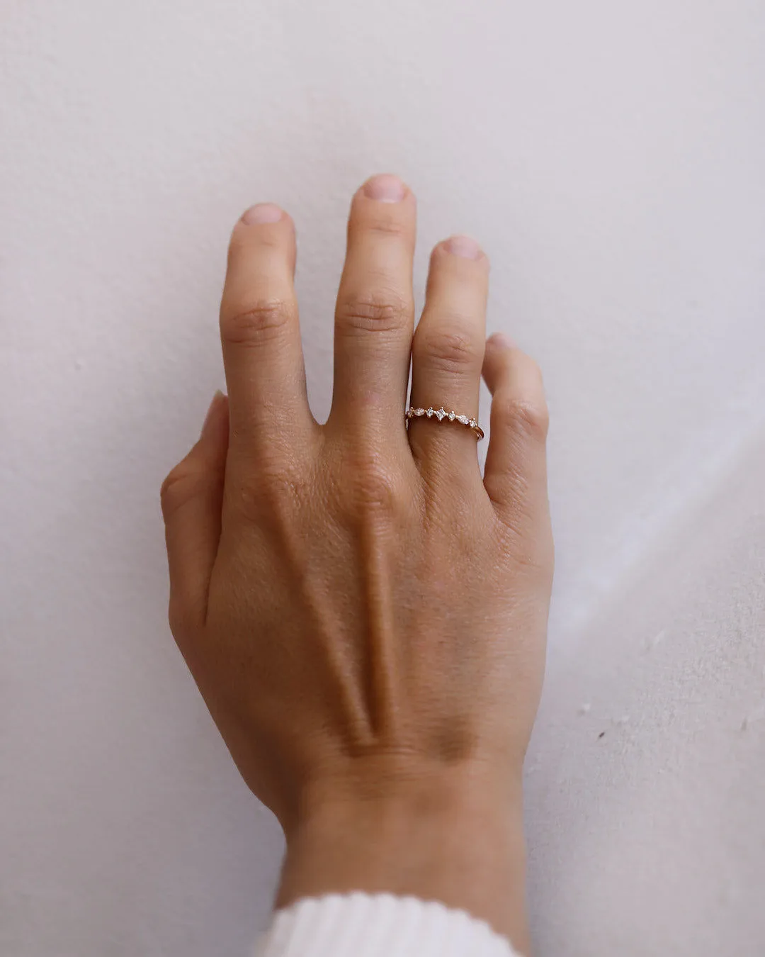Hilda 18K Gold, Whitegold or Rosegold Ring w. Diamonds