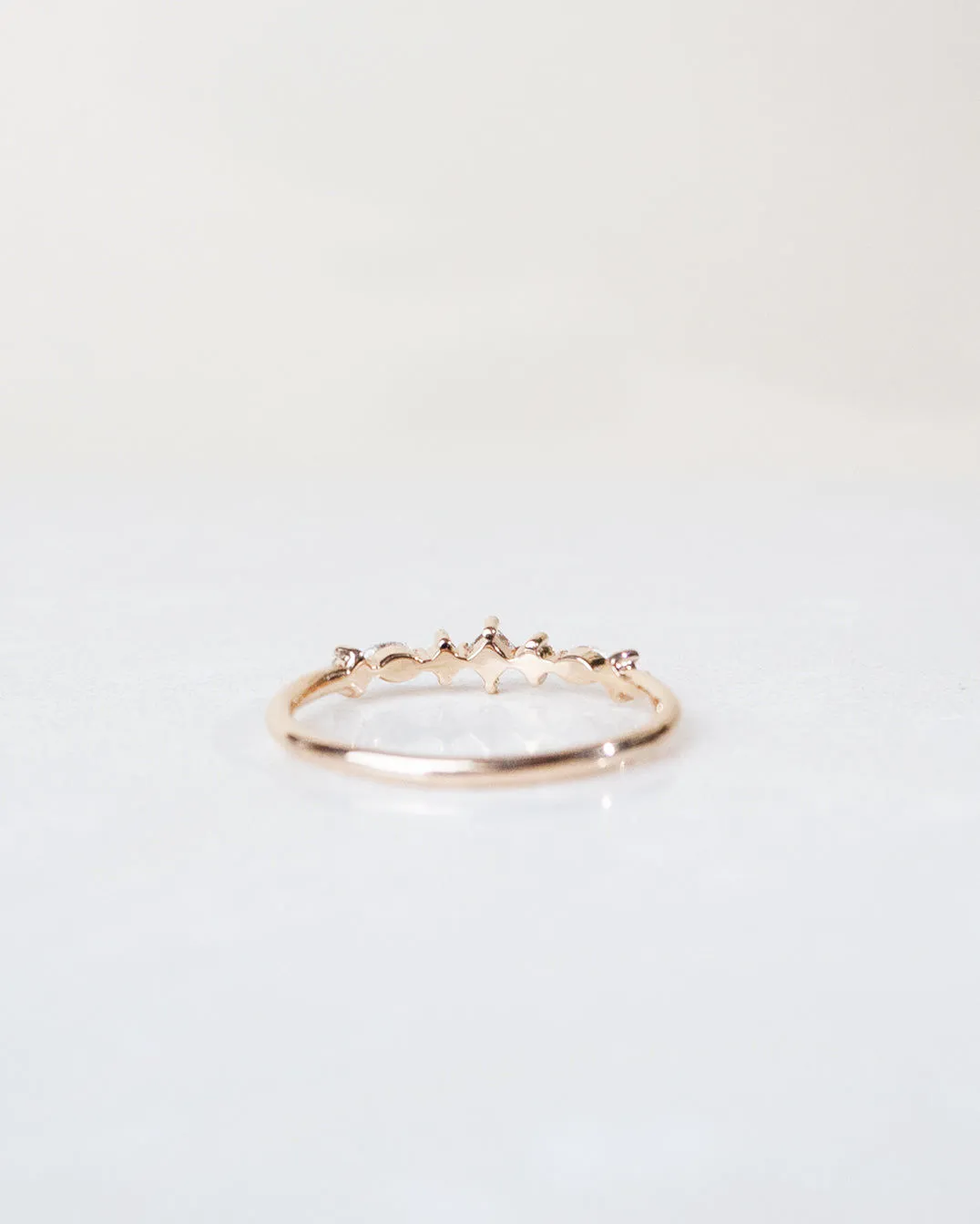 Hilda 18K Gold, Whitegold or Rosegold Ring w. Diamonds