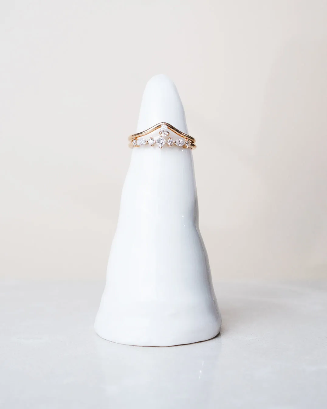 Hilda 18K Gold, Whitegold or Rosegold Ring w. Diamonds