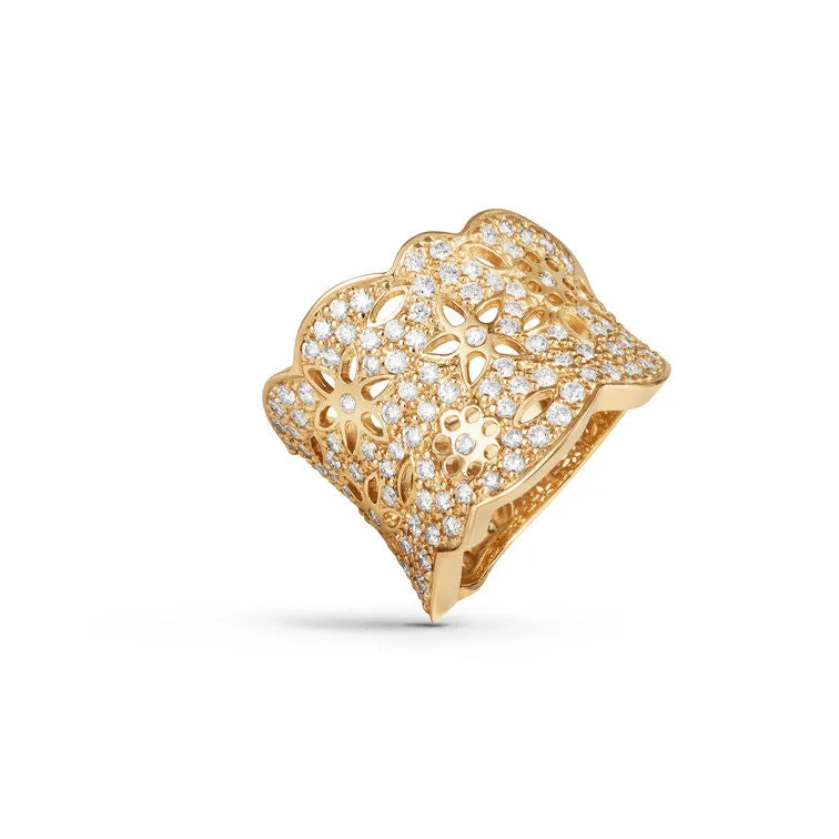 Large Lace Pavé 18K Gold Ring w. Diamonds