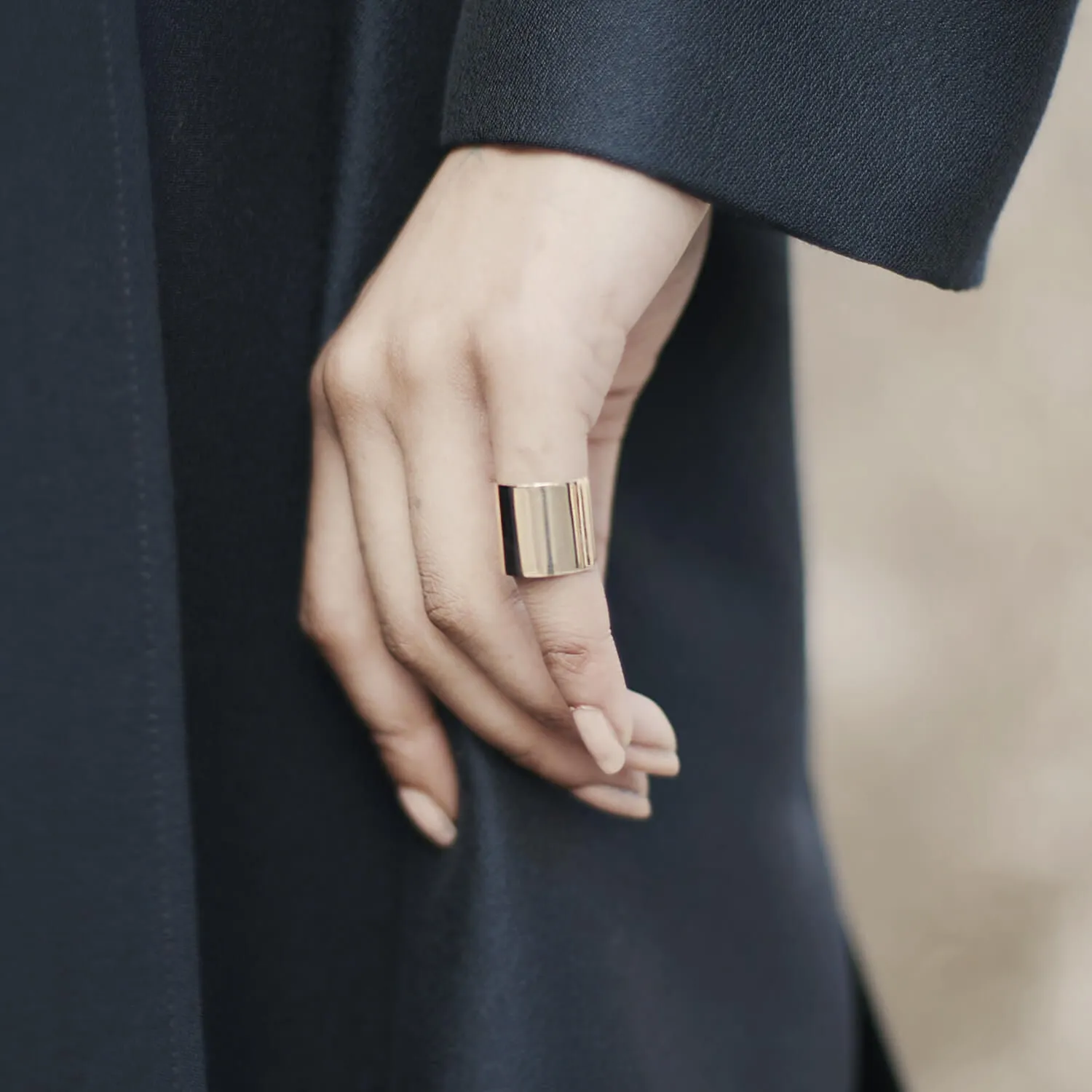 Logos 18K Gold Ring