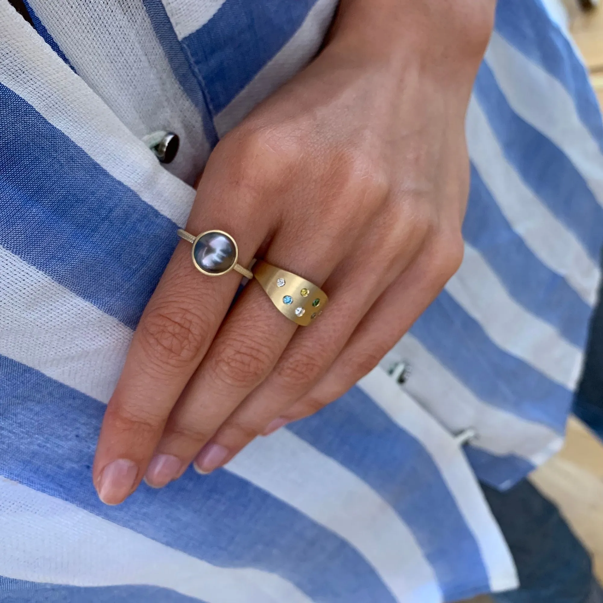 Luna 18K Gold Ring w. Diamonds