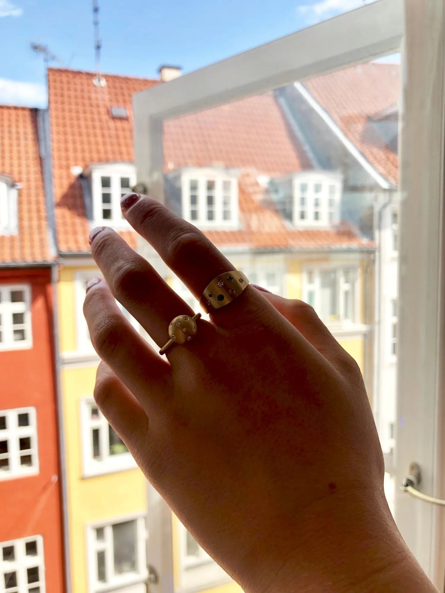 Luna 18K Gold Ring w. Diamonds