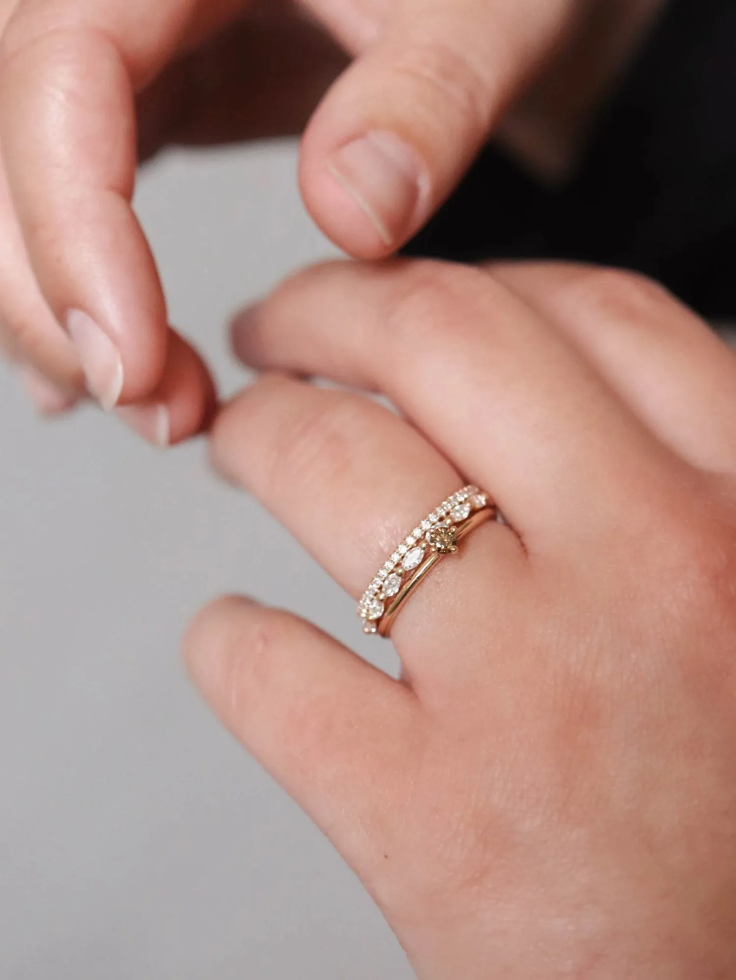 Marquise 18K Gold, Whitegold or Rosegold Ring w. Diamonds