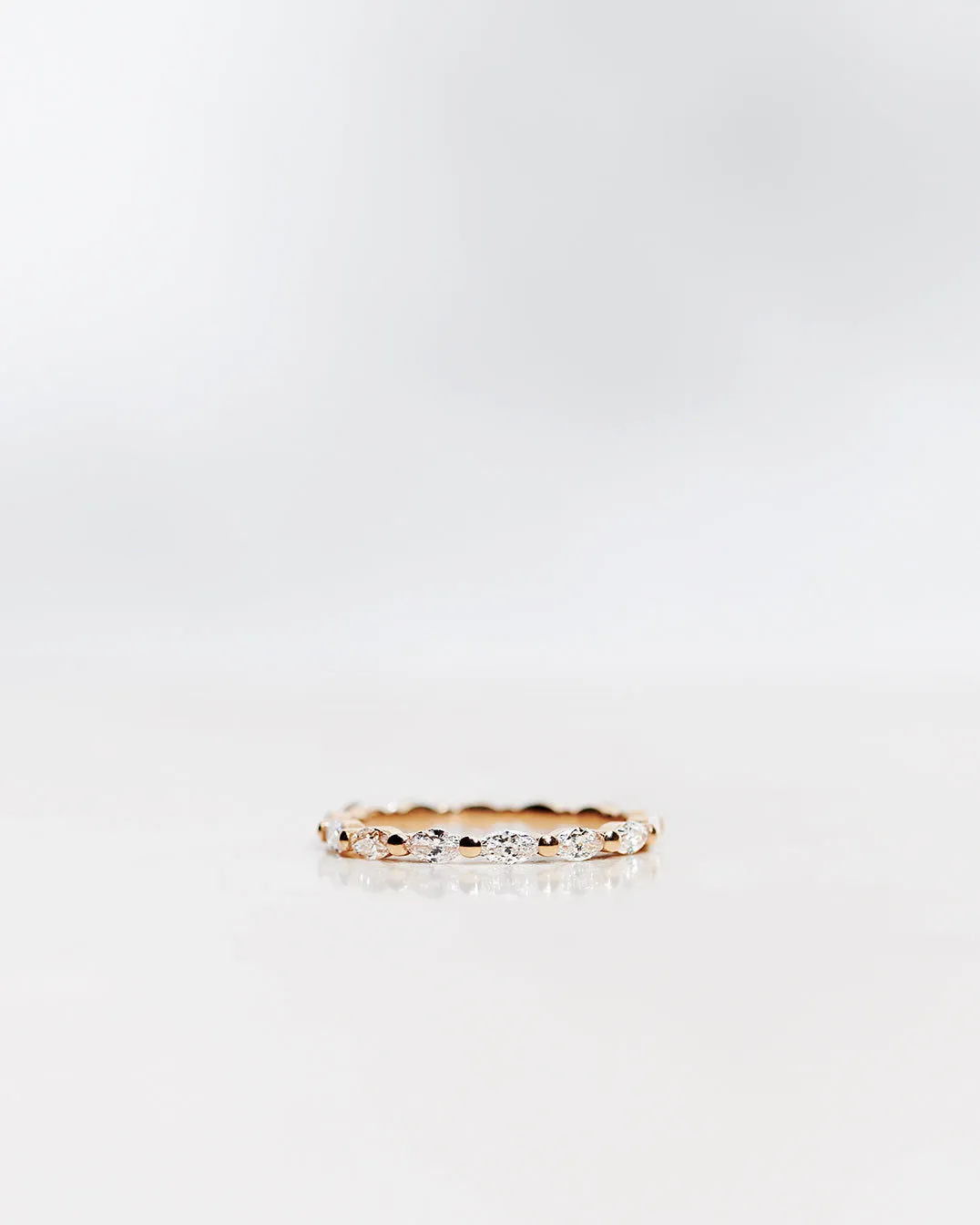 Marquise 18K Gold, Whitegold or Rosegold Ring w. Diamonds
