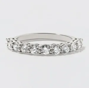 MEL 14K White Gold Ring w. Diamonds