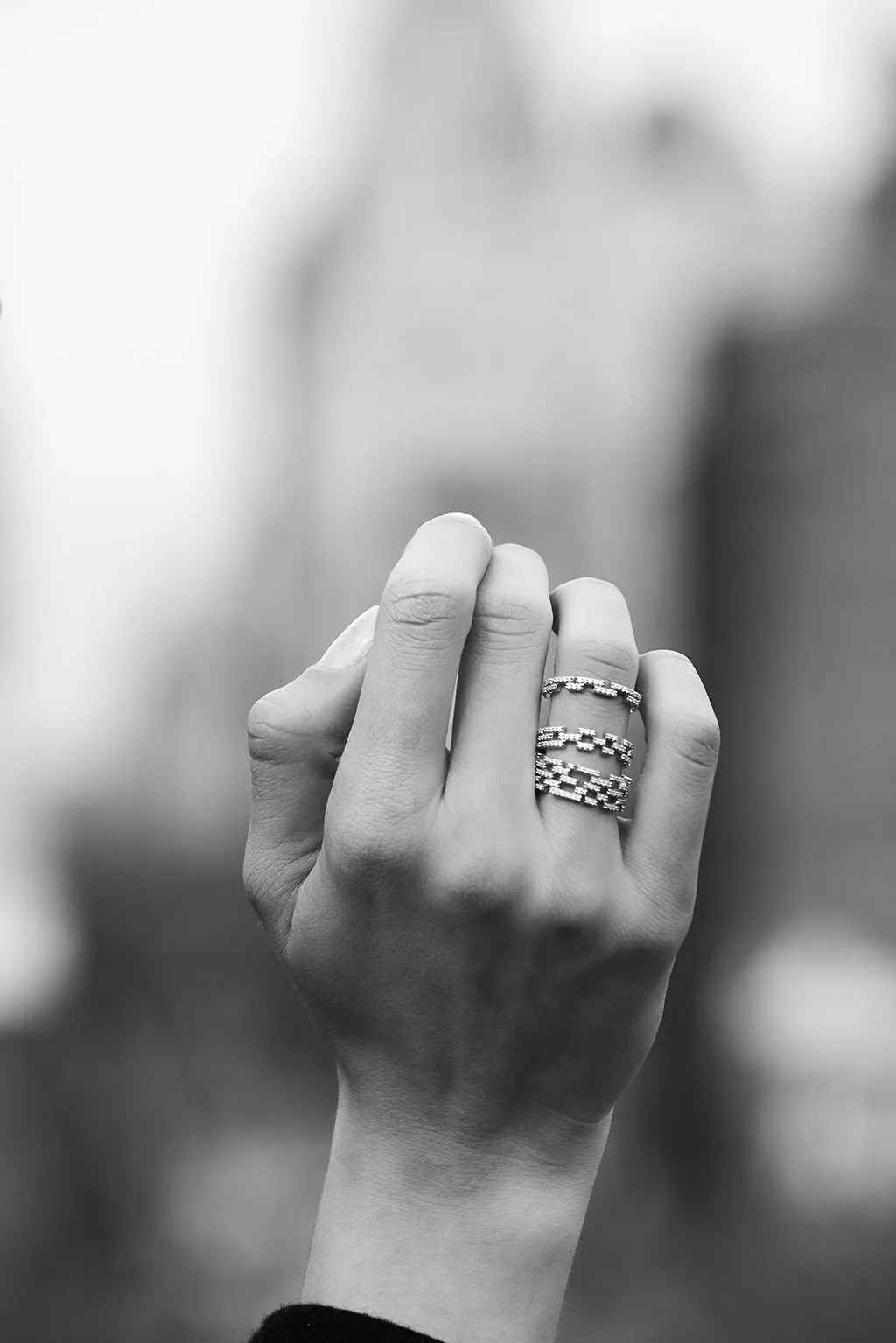 Middle Brick 18K Gold Ring w. Diamonds