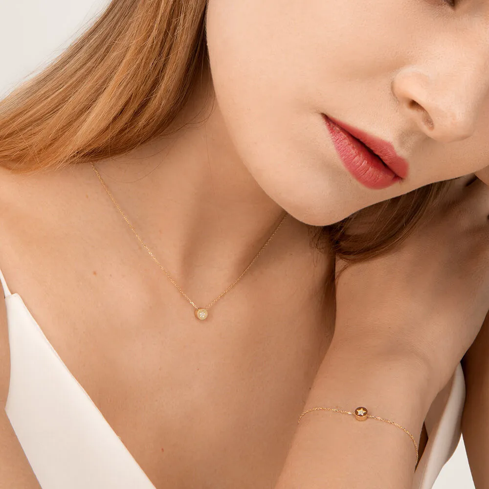 Modern Words Fine Star 18K Gold Necklace w. Diamond