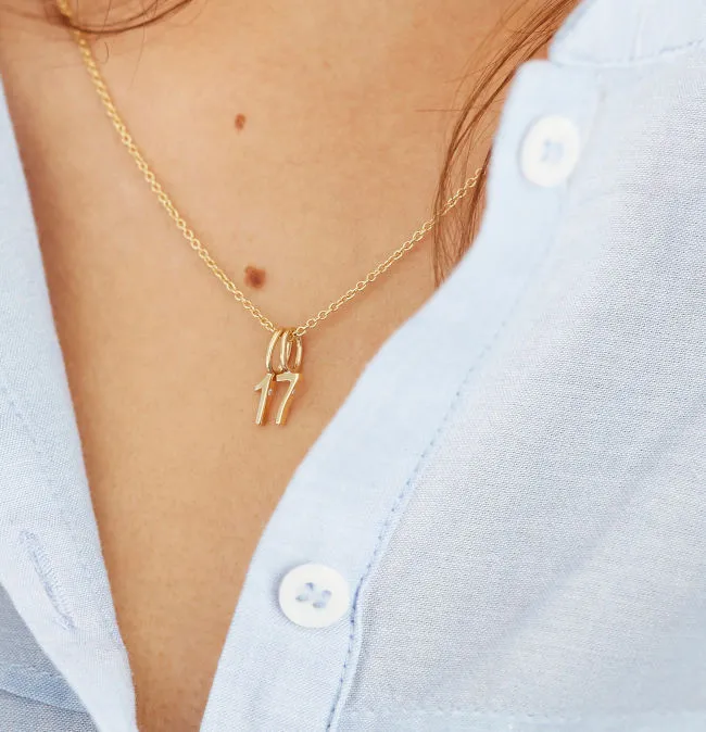 My E 18K Gold Pendant w. Diamond