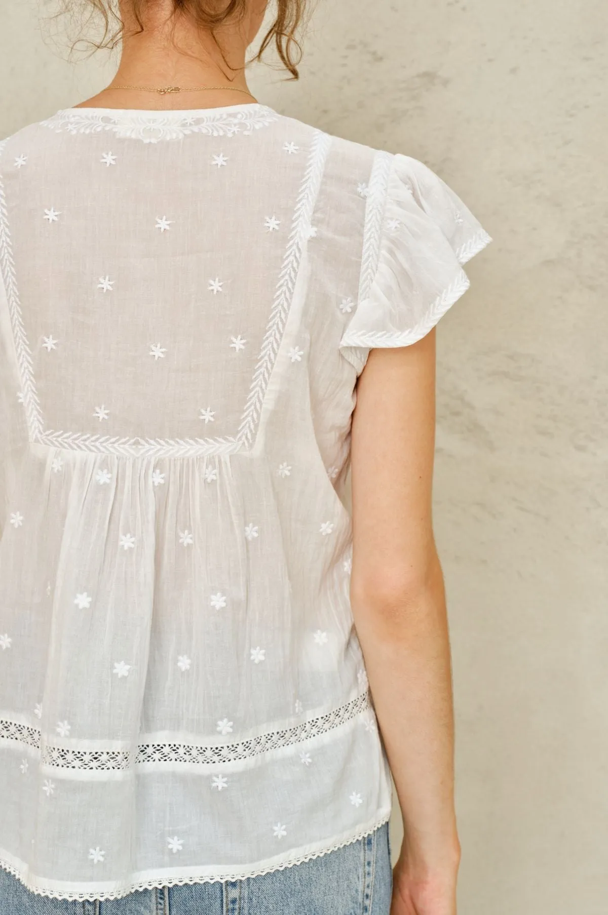 Navi Emb Top White
