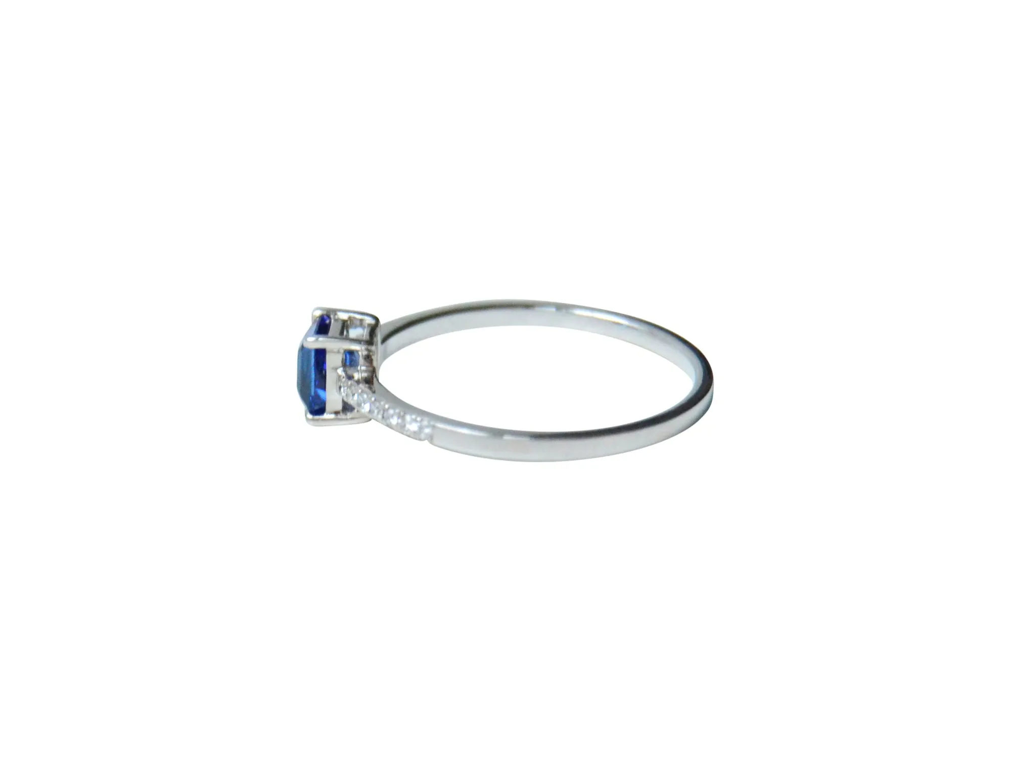 Nil Pata 18K Gold Ring w. Diamonds & Sapphire