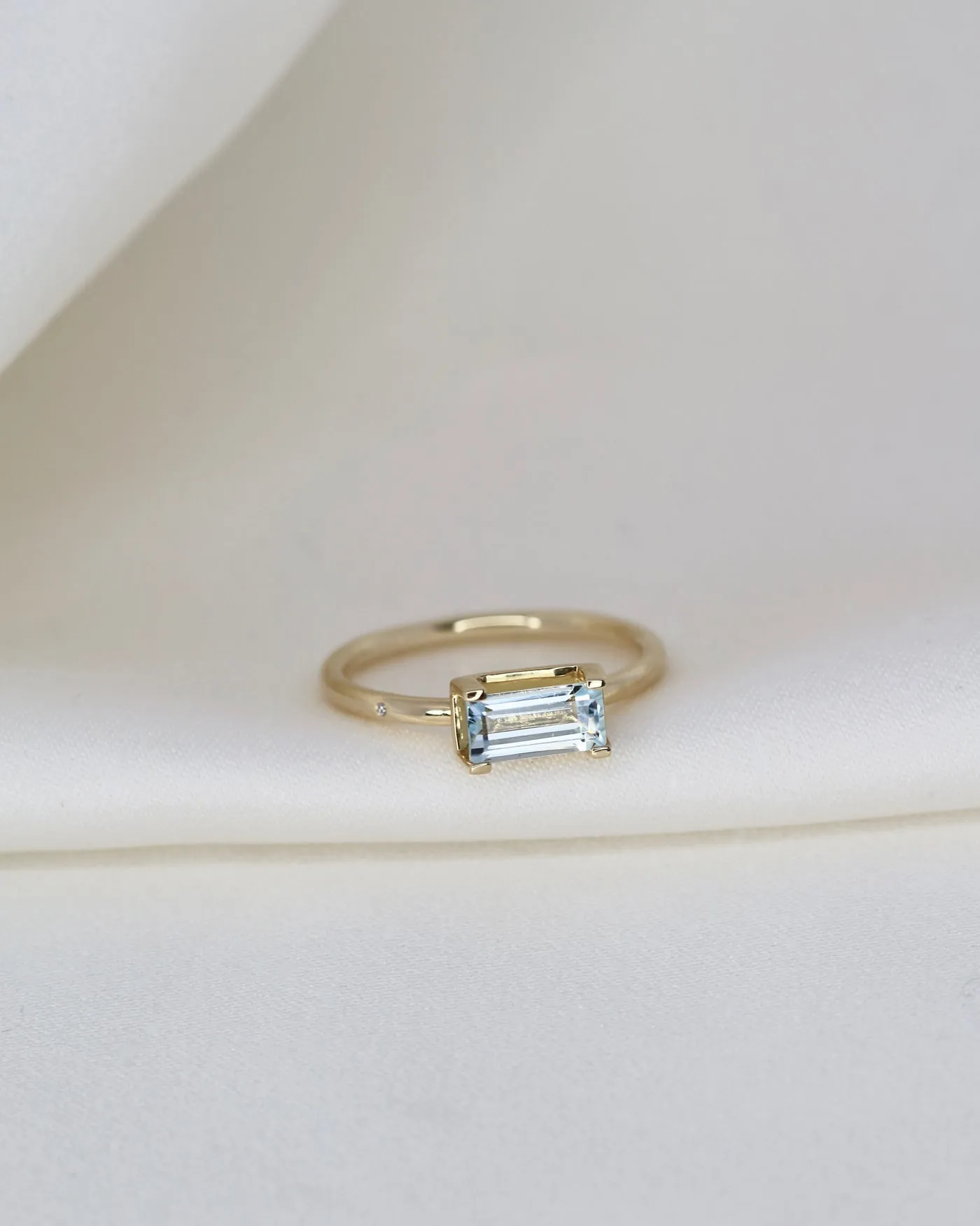 Nord Blue 18K Gold Ring w. Aquamarine & Diamond