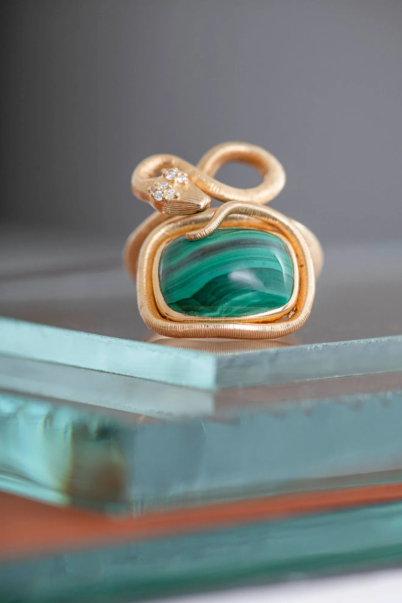 Snakes Petite 18K Gold Ring w. Diamonds & Malachite