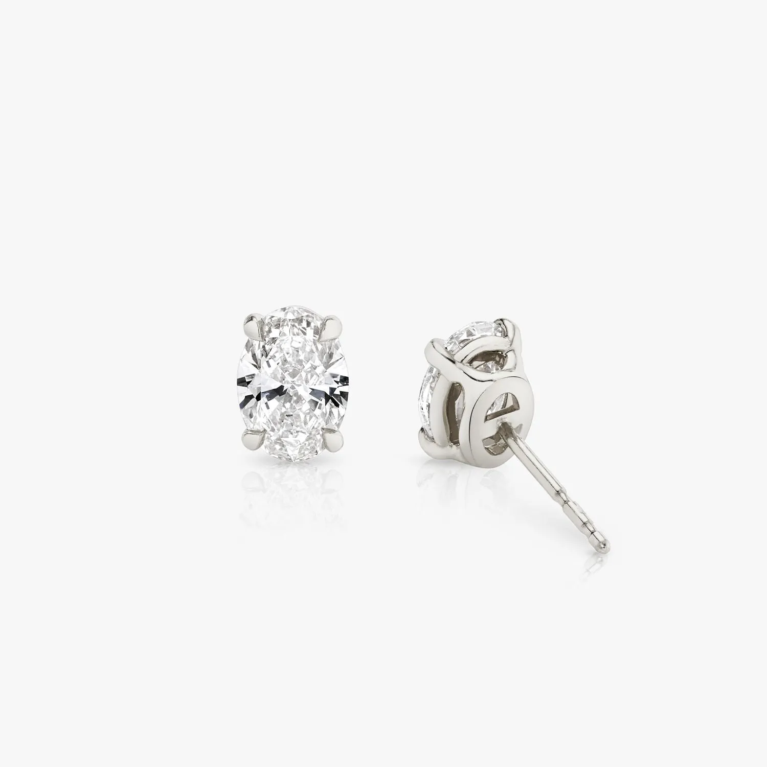 Solitaire Oval 14K Whitegold Studs w. Lab-Grown Diamonds