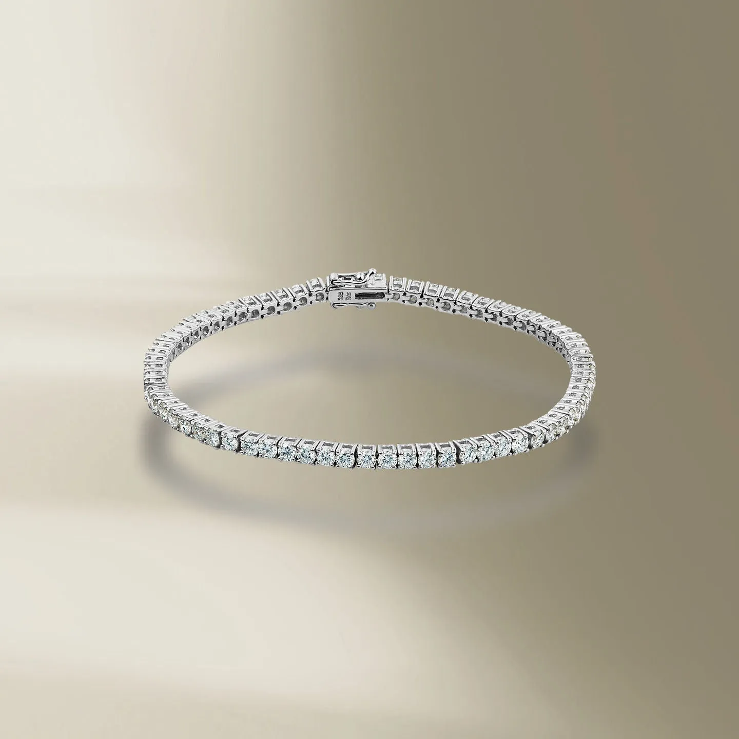 Tennis 18K White Gold Bracelet w. Diamonds