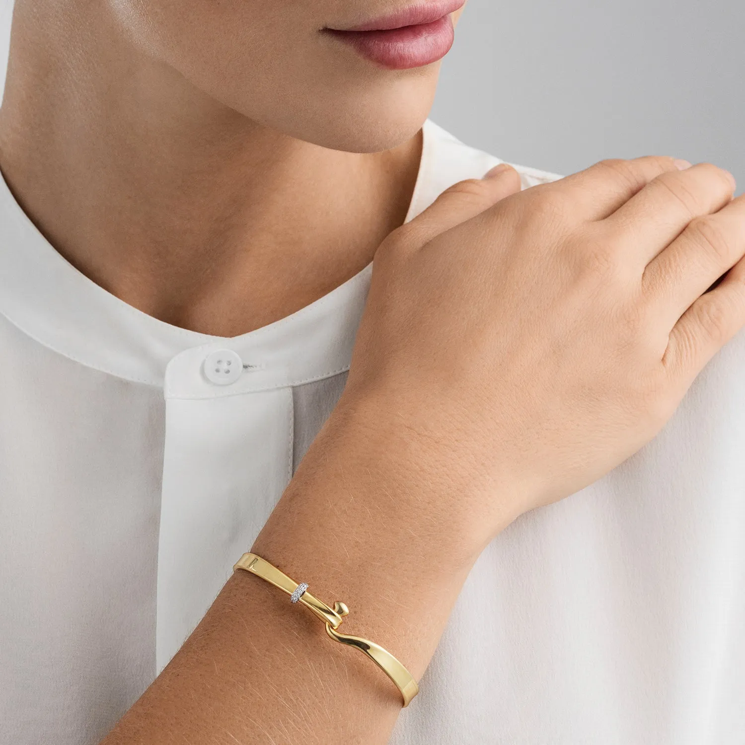 Torun 18K Gold Bangle w. Diamonds 0.08 ct