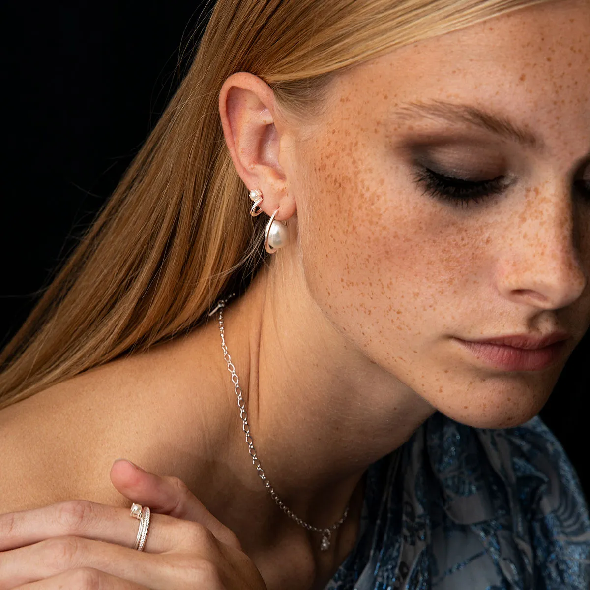 Unicorn Silver Hoops w. Baroque Pearls
