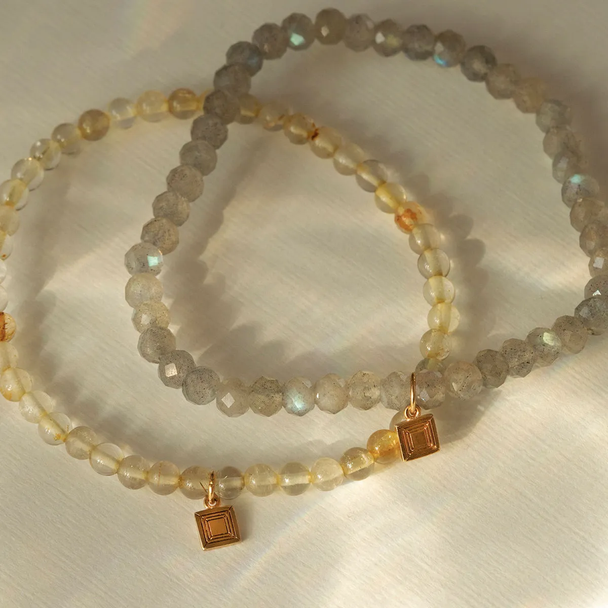 Unicorn Slip on 18K Gold Plated Bracelet w. Labradorite