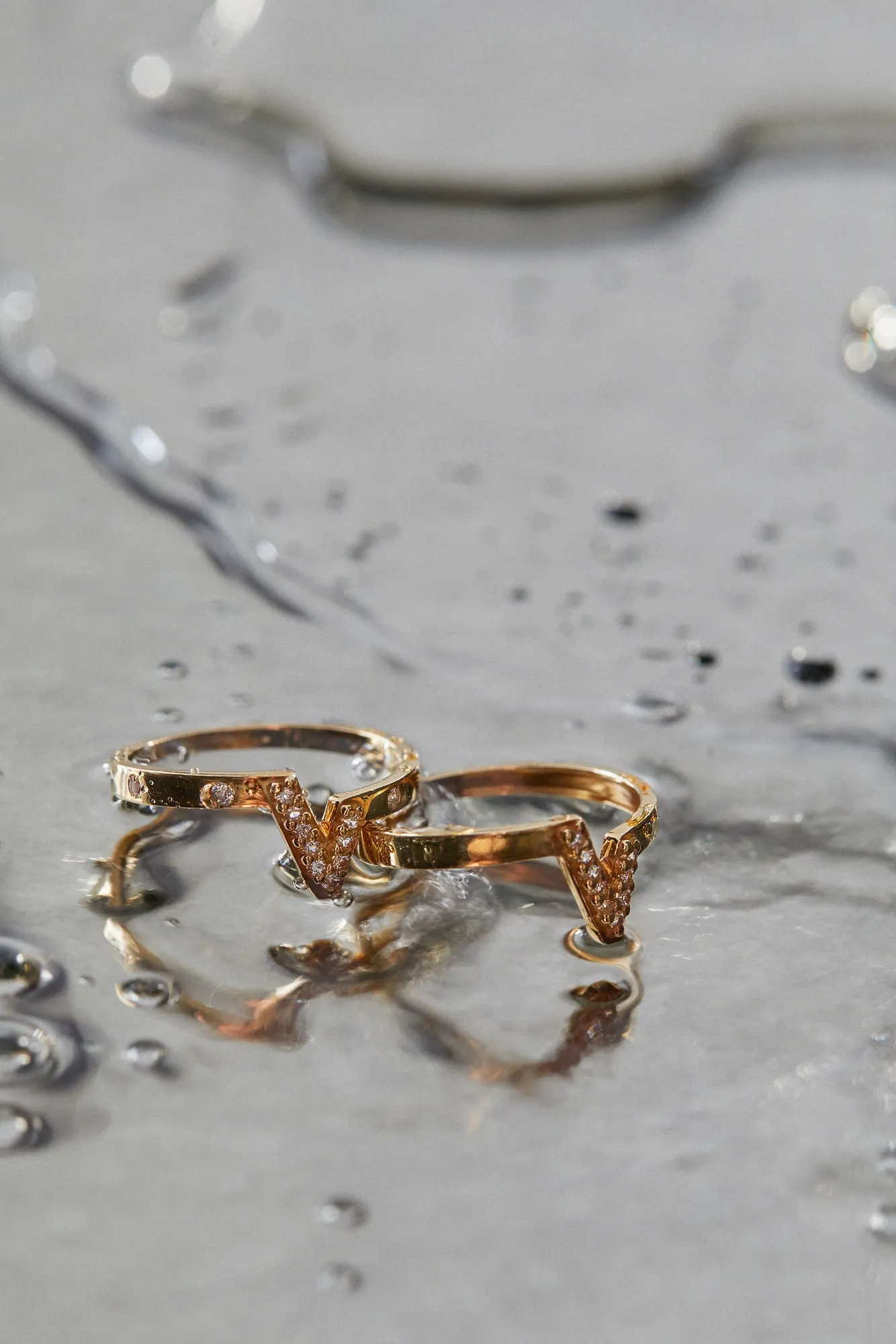 V Pave 18K Gold Ring w. Lab-Grown Diamonds