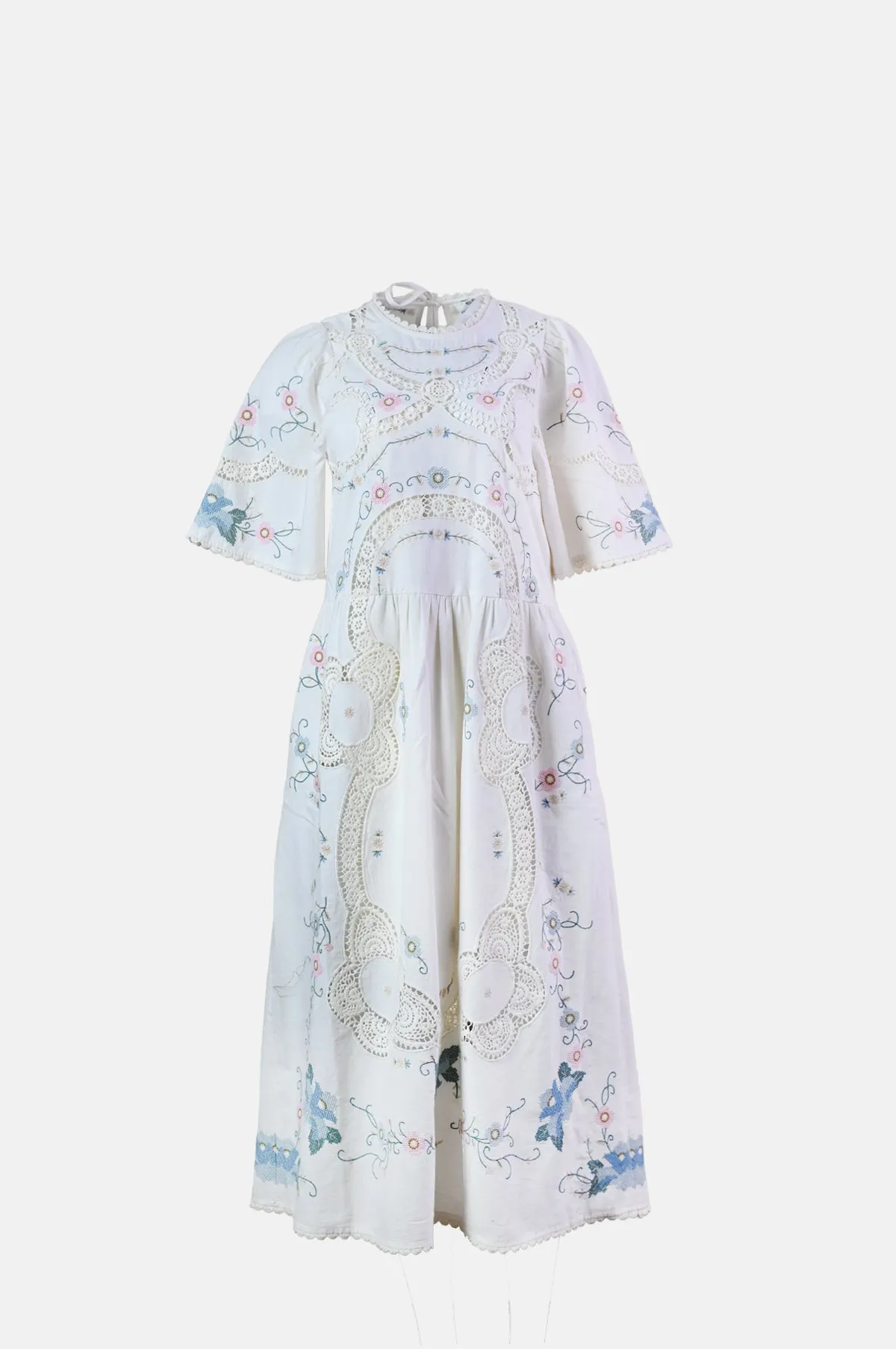 Vesna Embroidery S/Slv Dress White